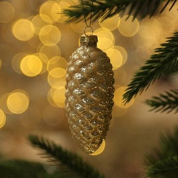 Шишка еловая кремовая 10 см 18431