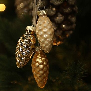 Связка шишек 3 шт - золото1