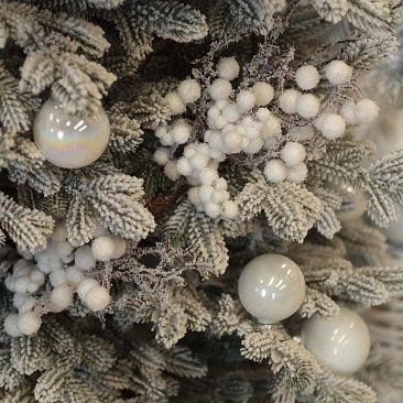 Гирлянда Ягода белая заснеженная 270 см1
