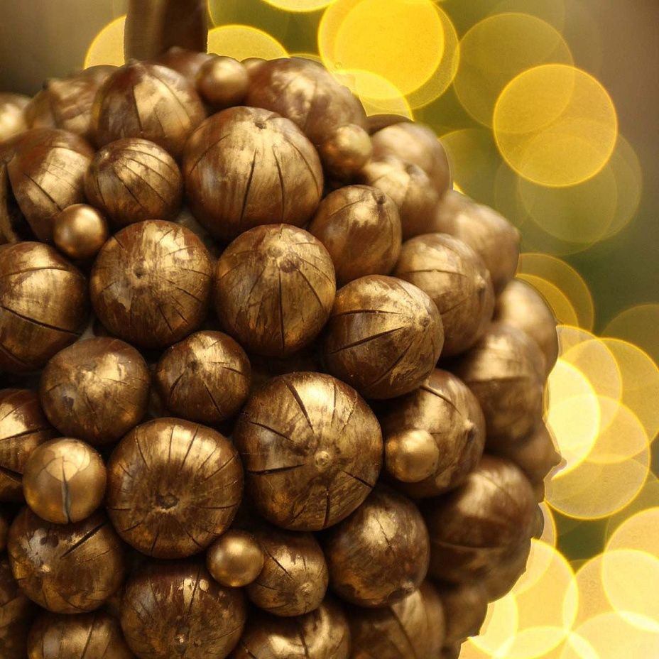 Шар с желудями 12 см натуральный 62642