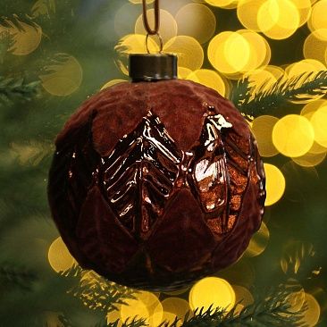 Шар шоколадный с бархатными листьями 10 см 05321