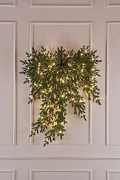 ФИДЖИ с лампочками, бант из литых хвойных веток (850х1050)