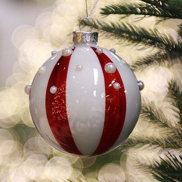 Шар красно-белый с бусинками 12 см 30811