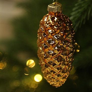 Шишка еловая золотая 10 см 18411