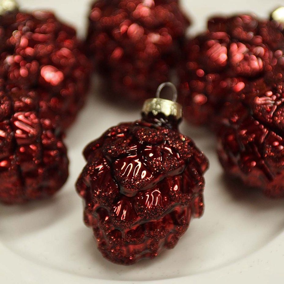 Набор сосновых шишек 6 шт темный бордо2