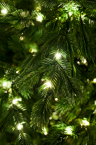 ТАЕЖНАЯ, ель литая с лампочками (2,1 м)1