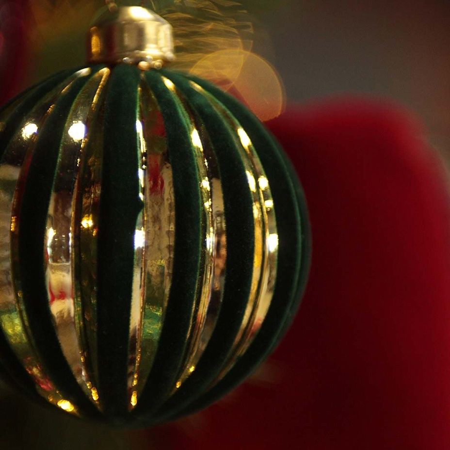 Шар Рубчик золотой с бархатом 10 см 5500 зеленый2