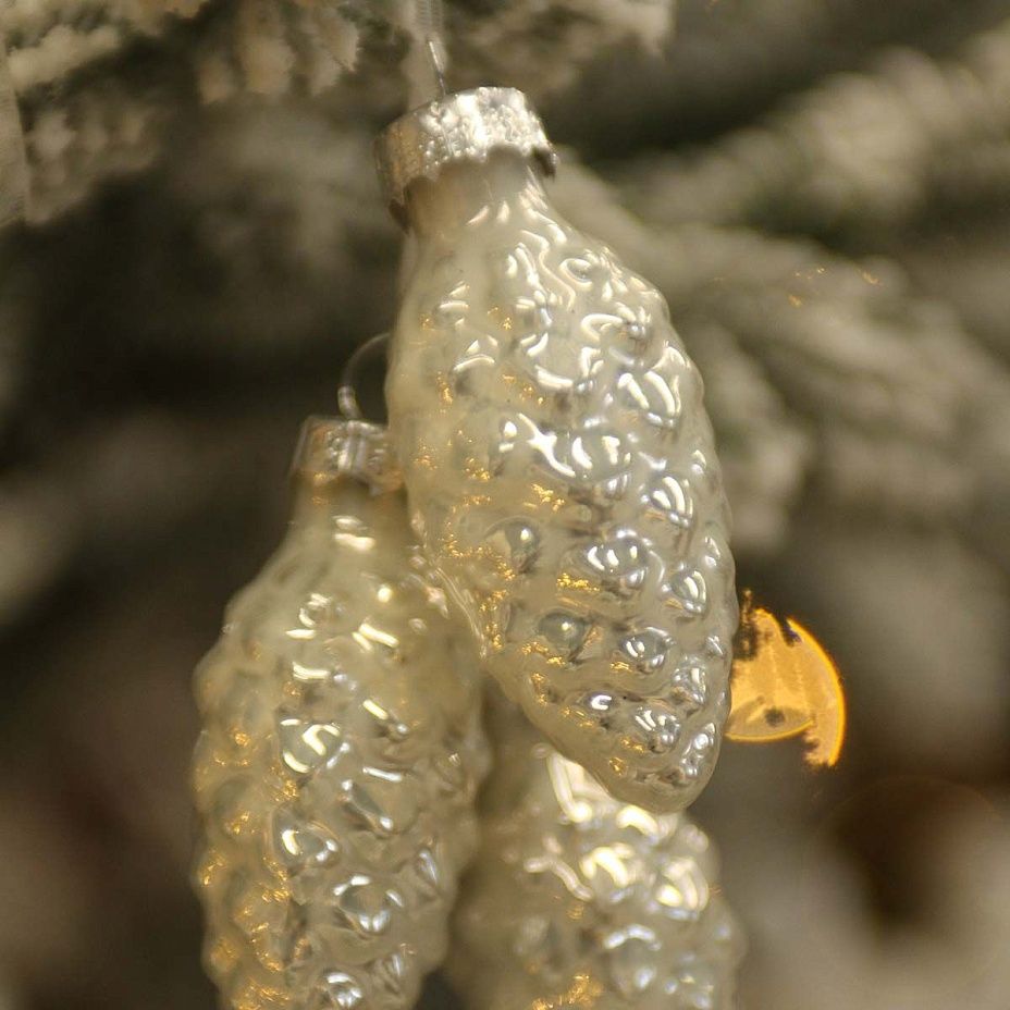 Связка шишек 3 шт - белые 38702