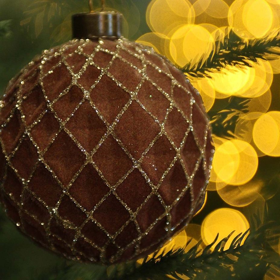 Шар шоколадный бархатный с золотой сеткой 10 см 05312