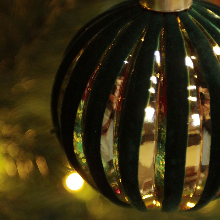 Шар Рубчик золотой с бархатом 10 см 5500 зеленый2