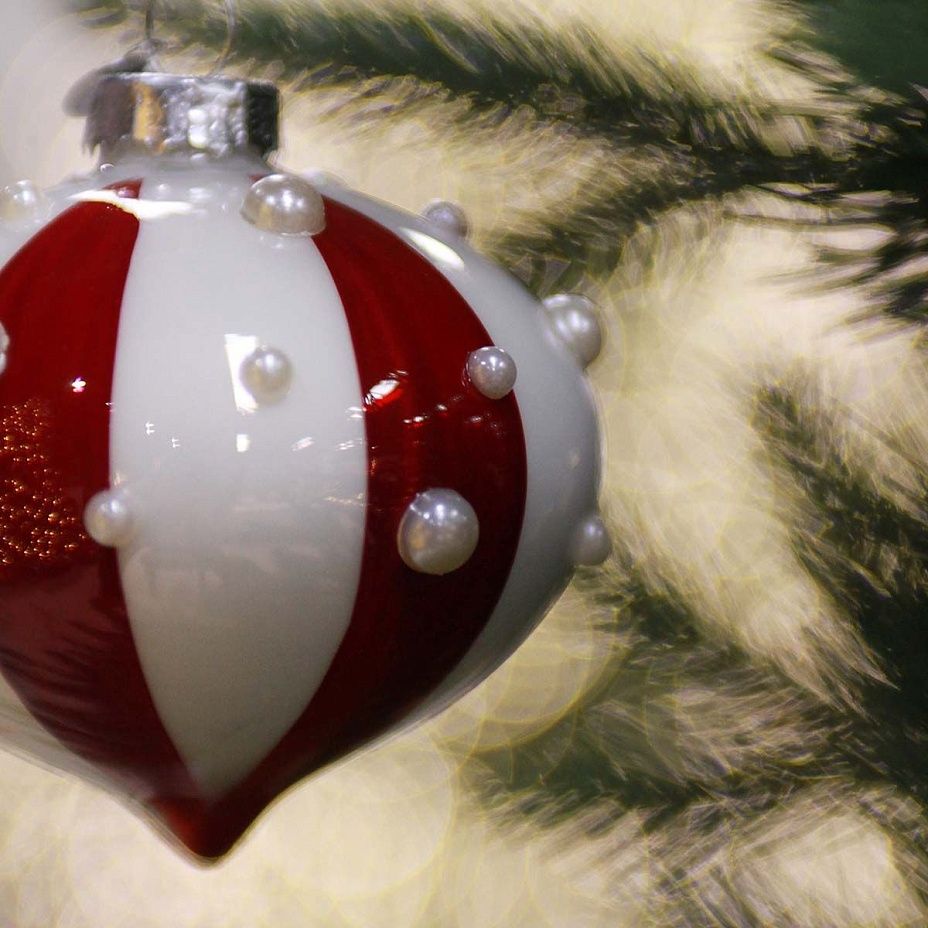 Луковка красно-белая с бусинками 12 см 30822