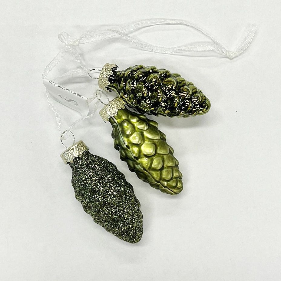 Связка шишек 3 шт - зеленые лесные2