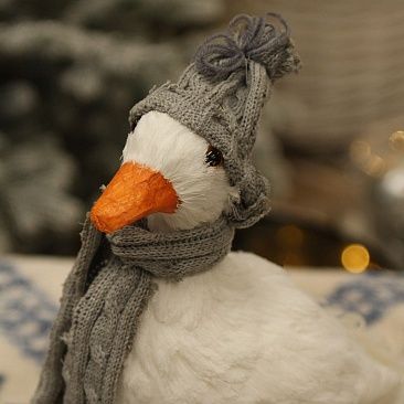 Гусь в шарфе 34 см1