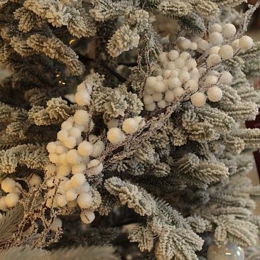 Гирлянда Ягода белая заснеженная 270 см1