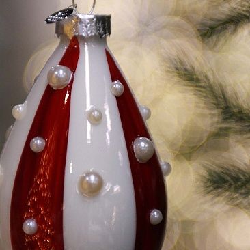 Капля красно-белая с бусинками 12 см 30801