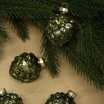 Набор сосновых шишек 6 шт зеленый1