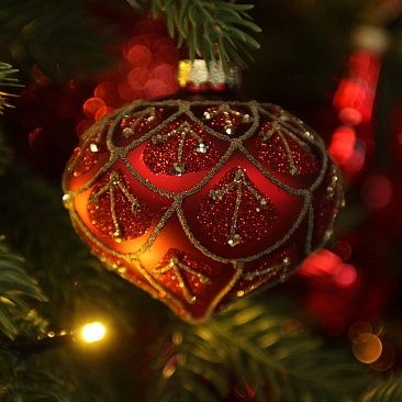 Луковка красный орнамент 8 см 20421