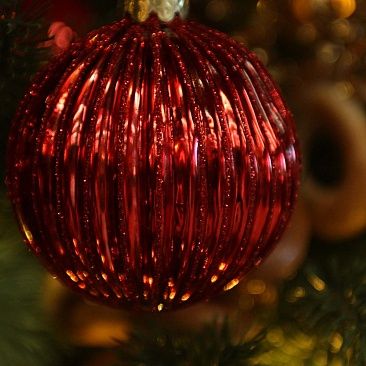 Шар красный рубчик 8 см 07841